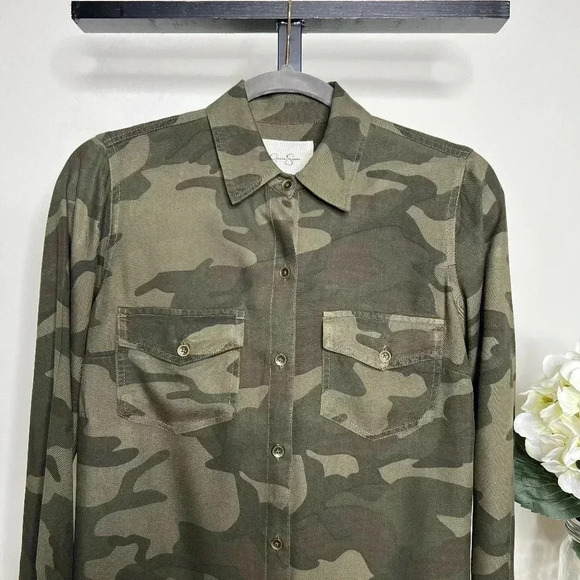 Jessica Simpson Camo Button Down - XS - Double Pocket - Soft - Green Long Sleeve - Picture 2 of 6